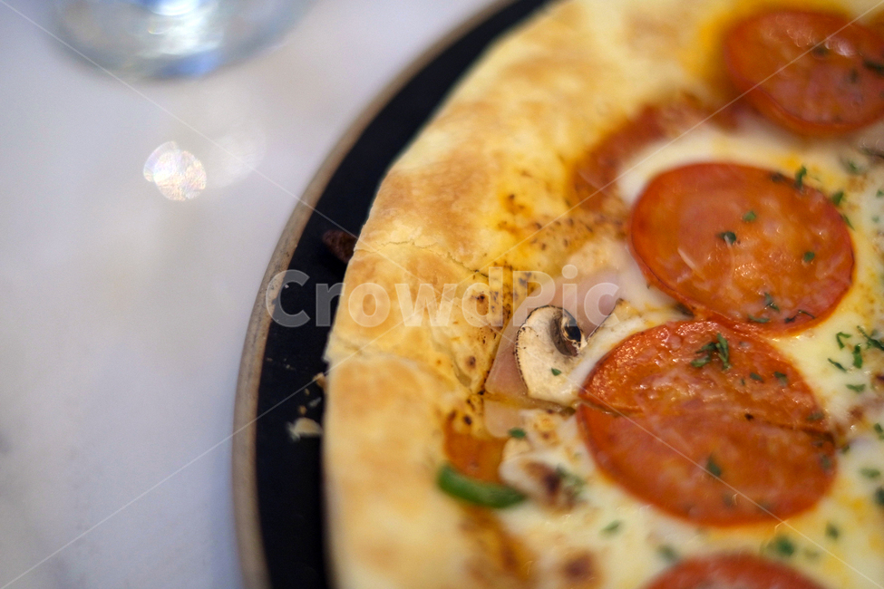 date,pizza,restaurant,Pepperoni Pizza,dinner