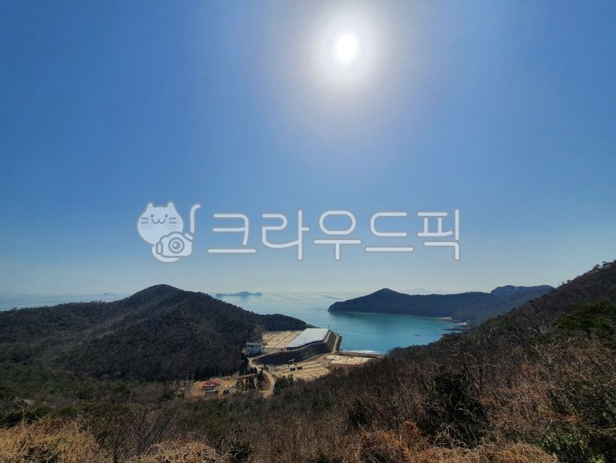 ocean,Wellbeing hiking trail,Jindo Jeopdo,sea and sea,Sunny