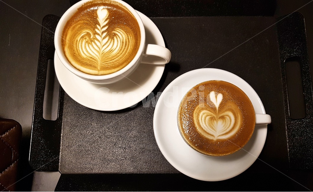 커피,라떼,라떼아트,카푸치노,카페,음료,음식,커피잔,여유,카페인,거품,밀크폼,따뜻,간식,향긋,향기,coffee,latte,cafe,caffe,latteart,cappuccino,beverage,food,drink,휴식,break,cuppa,caffeine,foam,milk,warm,snack,aroma,만남,meeting,taste,맛,취향,rest,둘,2인,two,twosome,데이트,date,커피,카페,coffee,cafe