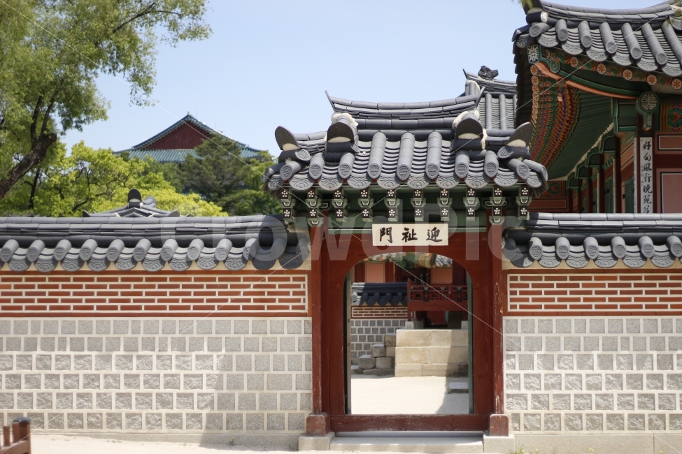 고궁,한옥,한국,전통,기와,하늘,구름,자연,광화문,경복궁,경회루,조선,관광,여행,나무,한국전통,한국문화,korean traditional,korean culture