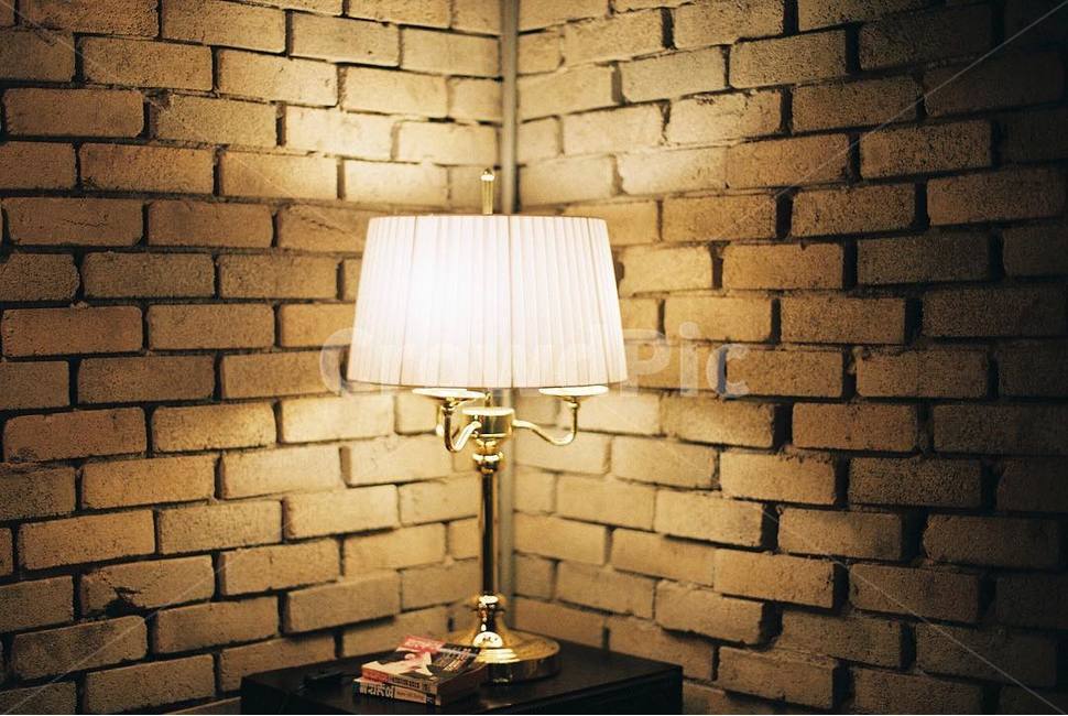 필름사진,조명,인테리어,필름,벽돌,감성,감성사진,감성,sensible,feeling,인테리어,실내디자인,interior design