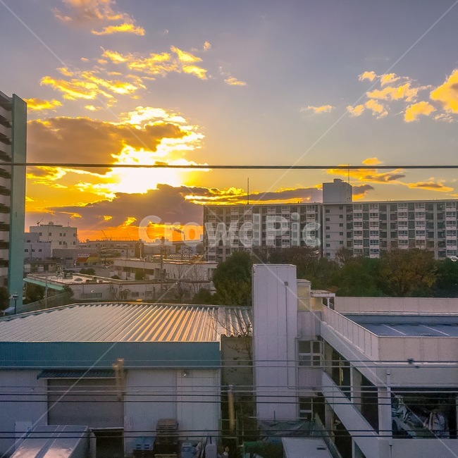 지하철,출근길,아침풍경,아침햇살,구름,cloud,sunset,sunshine,building,빛내림