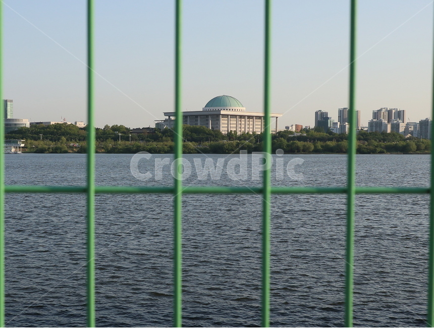 국회,한강,정치,철조망,강,국회의사당,도시,풍경,city,landscape,한국도시풍경,한국도시경관,korea cityscape,planetarium,별자리 투영기,building,건물,architecture,건축물,dome,둥근 천장