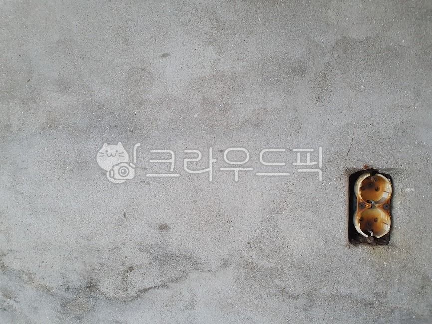 square,cement,old outlet,cement wall,Power socket,circle,Square,wall