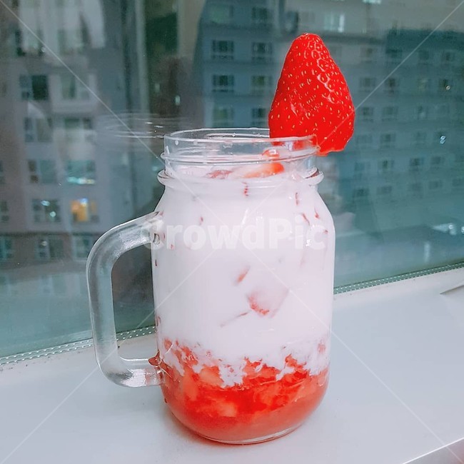 딸기,딸기우유,딸기라떼,우유,음료,스무디,딸기스무디,음료수,drink,beverage