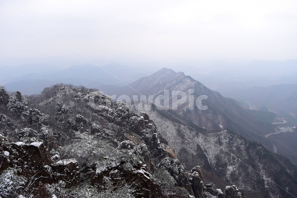 설경,풍경,대둔산,눈꽃,삼선계단,자연,nature,landscape,겨울,계절,winter,season,탐방,도립공원,힐링,감성,정취,산세,명산,100대명산,산,등산,트레킹,풍경사진,비경,경치,겨울사진,겨울색채,경관,기암,암봉우리,mountain,금산,완주,논산,마천대,케이블카,구름다리,fall,autumn,한국자연풍경,한국자연경관,korea,겨울,계절,winter,season,자연,풍경,nature,landscape,outdoors,옥외,mountain range,산맥