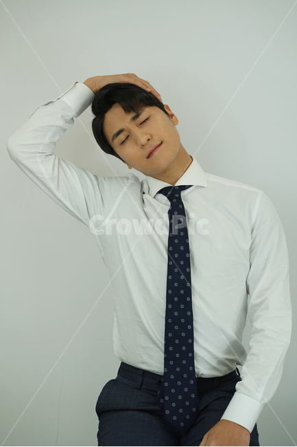 남성,남자,직장인,회사원,스트레칭,양복,정장,사람,인물,인간,human,person,남성,남자,man,male,건강,헬스웨어,헬스케어,healthware,health care,비즈니스,사업,business,service,work