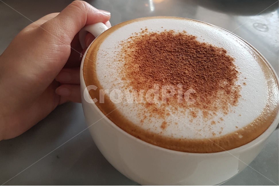 커피,라떼,라떼아트,카푸치노,카페,음료,음식,커피잔,여유,카페인,거품,밀크폼,따뜻,간식,향긋,향기,coffee,latte,cafe,caffe,latteart,cappuccino,beverage,food,drink,휴식,break,rest,cuppa,caffeine,foam,milk,warm,snack,aroma,시나몬,파우더,cinnamon,powder,아늑한,cosy,머그,머그잔,mug,사람,인물,인간,human,person,신체일부,몸,body,커피,카페,coffee,cafe