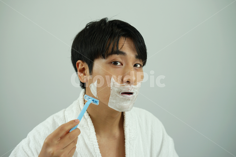 남성,남자,면도기,면도,수염,뷰티,쉐이빙폼,제모,스킨케어,사람,인물,인간,human,person,남성,남자,man,male,뷰티,미용,beauty treatment
