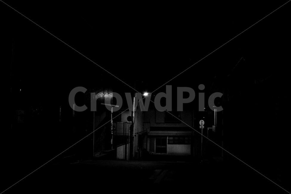 일본,오사카,골목,흑백,풍경,골목길,오래된거리,도시,풍경,city,landscape,야경,밤,nightscape,night,흑백,모노톤,monochrome,black and white,road,도로,urban,어반,town,시티,street,거리,building,건물,nature,자연,outdoors,옥외