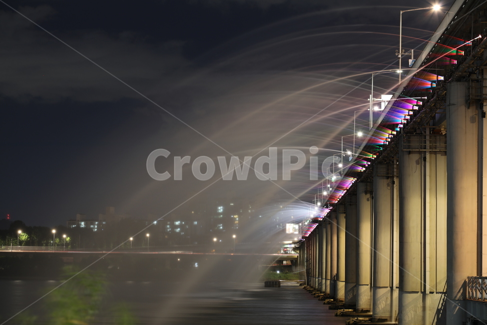 잠수교,반포대교,분수,분수쇼,야경,bridge,fountain,night,야경,밤,풍경,nightscape,night,landscape,건축물,건물외관,exterior,building,structure,architecture,construction,water,물