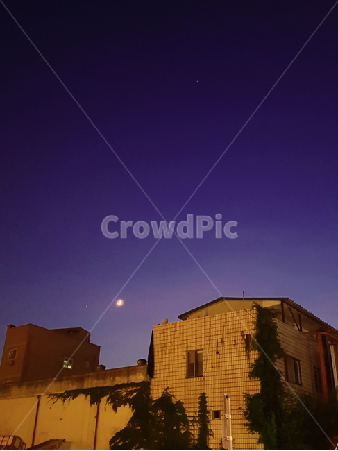 달,밤하늘,반달,초승달,감성사진,야경,밤,풍경,nightscape,night,landscape,nature,자연,outdoors,옥외