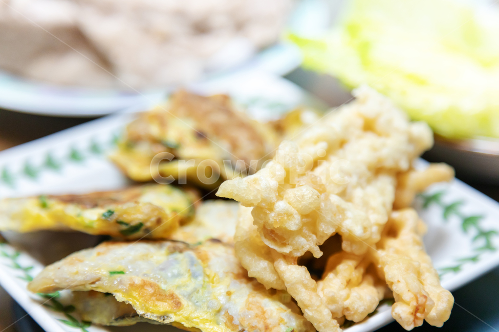 부침개,전,동태전,접시,밀가루,오징어튀김,계란,음식,식재료,요리,food,cook,meal,dishes,food reserves,한식,한국음식,한국요리,korean food,korean dishes,korean meal,korean cook