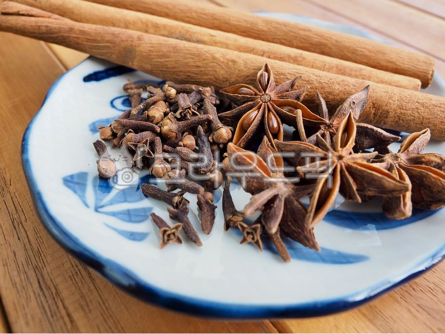 스타아니스홀,향신료,팔각,팔각향,별모양,아니스,향기,음식,유기농,요리,요리재료,갈색,건조식품,향료,staranisehall,spice,octagon,octagonal,starshape,anise,scent,food,organic,cooking,cookingingredients,brown,dryfood,spices,정향,계피,시나몬