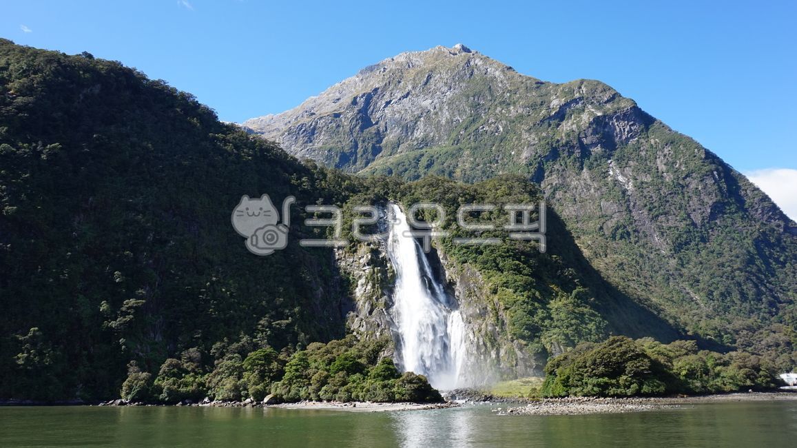 밀포드사운드,milfordsound,피오르드,milford,계곡,폭포,강,산,nature,자연,water,낭떠러지,밀포드,fjord