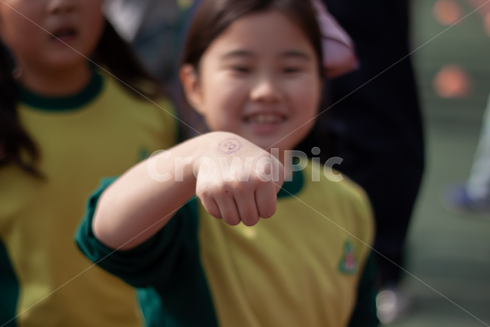 초등학교,운동회,행복,만족,happy,축제,3등,pleased,excited,festival,girl,female,child,elementary,소녀,여아,여자아이,사람,인물,인간,human,person,어린이,어린아이,child,children,kid