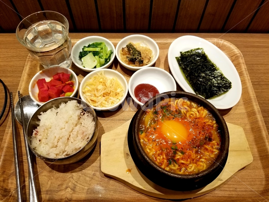 food,meal,식사,부대찌게,부대찌게정식,음식,식재료,요리,food,cook,meal,dishes,food reserves