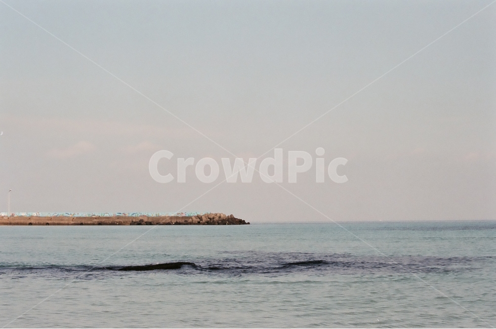 제주도,바다,필름사진,월정리,파도,감성,자연,풍경,nature,landscape,land,땅,outdoors,옥외,water,물,sea,ocean,대양,architecture,건축물,building,건물,shoreline,해안선,tower,탑