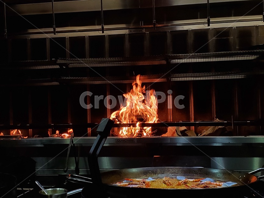 meal,식사,food,음식,요리,조리,cook,불,fire,파이어,땔감,파에야,빠에야,paella,주방,키친,오픈,kitchen
