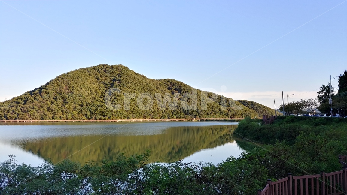 산,물,강,호수,하늘,배경,자연,구름,파란색,초록색,하양색,sky,water,blue,cloud,자연,풍경,nature,landscape,outdoors,옥외