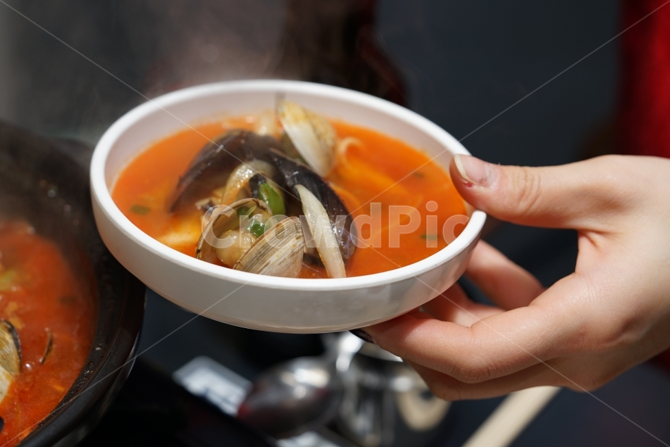 국물,짬뽕,국물요리,해물탕,해물짬뽕,안주,술안주,요리,음식,먹방,술자리,얼큰,해물짬뽕탕,식사,매콤,해물,푸드,해장,겨울요리,소주안주,음식,식재료,요리,food,cook,meal,dishes,food reserves