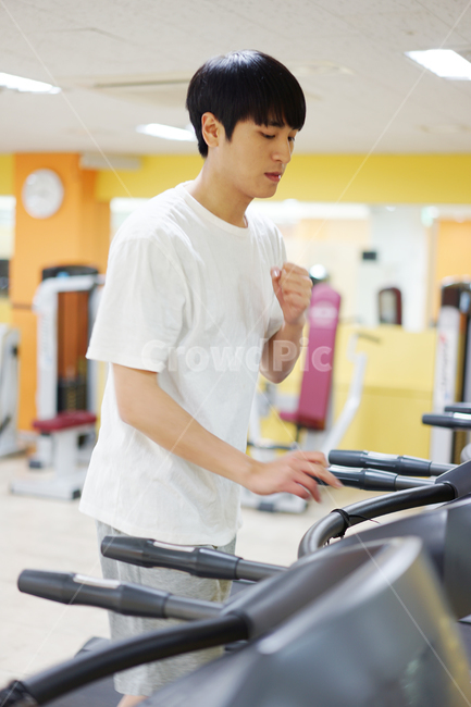 운동,남자,체조,체력단련,헬스,헬스장,자기관리,피트니스,몸관리,운동기구,달리기,런닝머신,근력운동,무산소운동,유산소운동,다이어트,health,gym,fitness,diet,man,runningmachine,running,트레이닝,남성,사람,인물,인간,human,person,남성,남자,man,male,건강,헬스웨어,헬스케어,healthware,health care