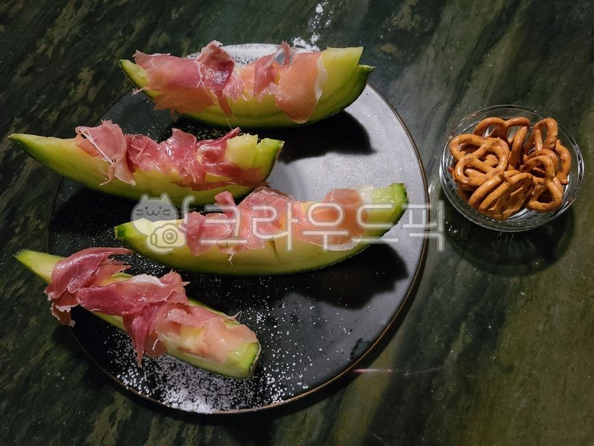 food,음식,하몽,멜론,pretzel