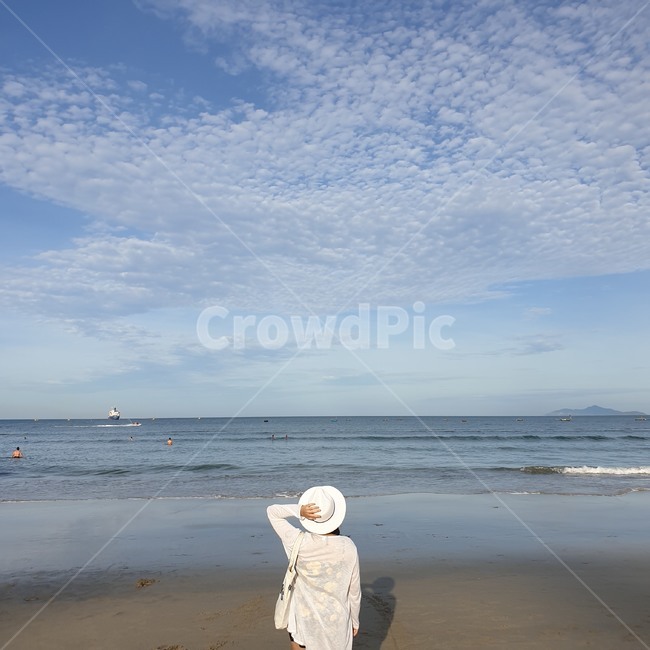 바다,사람,people,하늘,구름,ocean,sea,water,뒷모습,peaple,해변,바다,beach,sea,사람,인물,인간,human,person,여성,여자,woman,female,lady,여행,휴가,traveling,vacation,trip