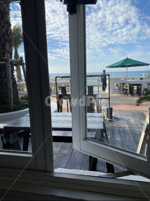 window,cafe,clouds,sky,beach,sea,ocean,table,해변,해안가,바다,여유,카페,휴식,창문