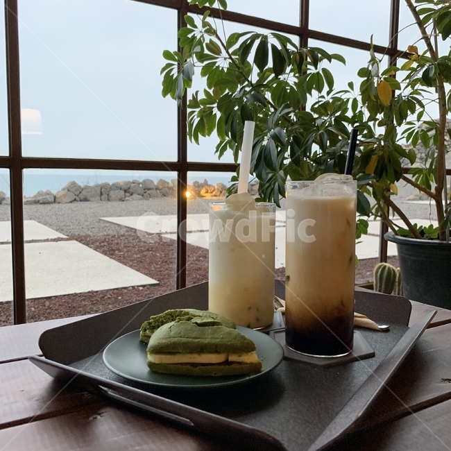카페,커피,디저트,후식,케이크,간식,플레이팅,라떼,스무디,앙버터,cafe,coffee,dessert,cake,latte