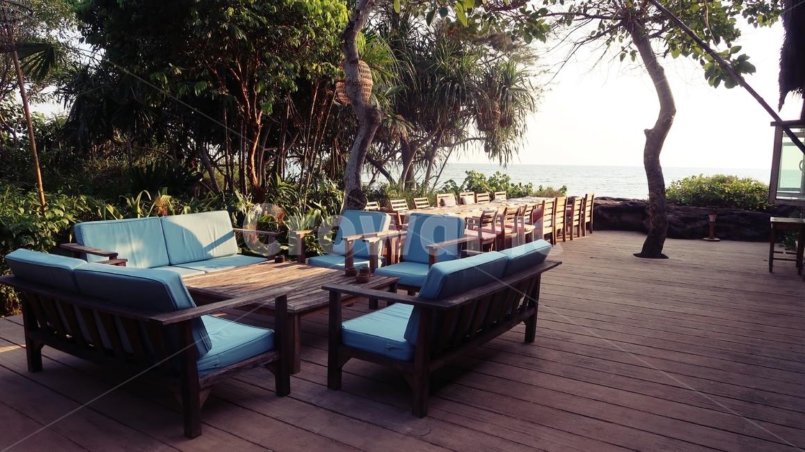 테이블,바다,의자,바다옆,바닷가,해안가,비치,beach,table,sea,summer,blue,ocean,restaurant,outdoor,holiday,sky,resort,chair,island,setting