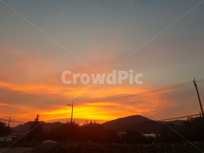 하늘,붉은하늘,자연,일몰,산,nature,outdoors,dawn,sunset,sky,dusk,자연,풍경,nature,landscape,옥외,황혼,새벽,red sky,붉은 하늘