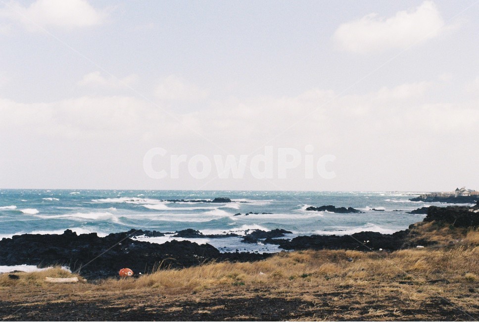 필름사진,바다,파도,제주도,제주바다,아날로그,자연,풍경,nature,landscape,한국자연풍경,한국자연경관,korea nature landscape,제주도,jeju,jeju island,promontory,곶,outdoors,옥외,sea,ocean,대양,water,물