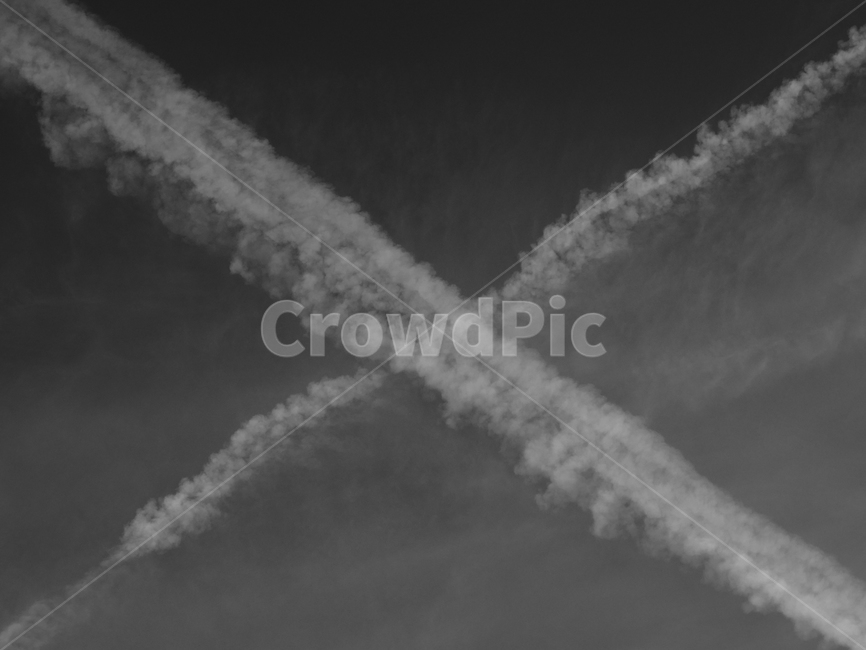 x,금지,하늘,하늘길,구름,교차,엇갈림,엑스,모노톤,monochrome,모노크롬,monotone,minimal,simple,minimalisme,minimalimage,흑백,모노톤,monochrome,black and white