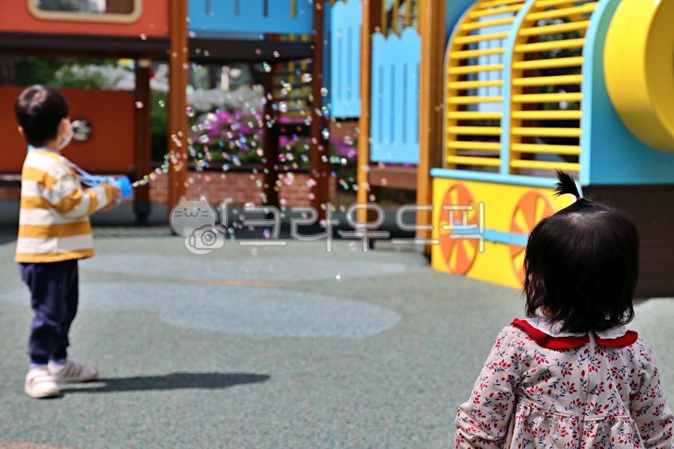 children,childrens playground,playground,water drop toy,Childrens Day