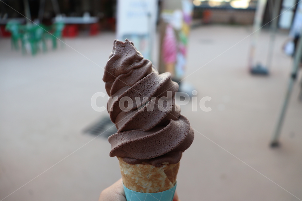 icecream,Chocolate ice cream,ice cream,dessert,Corn Ice Cream,food