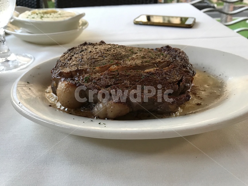 스테이크,등심,등심스테이크,접시,음식,식사,메인요리,음식,식재료,요리,food,cook,meal,dishes,food reserves