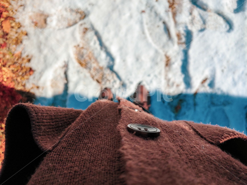 apparel,의복,clothing,의류,겨울,분위기,빈티지,눈길,갈색,브라운,brown