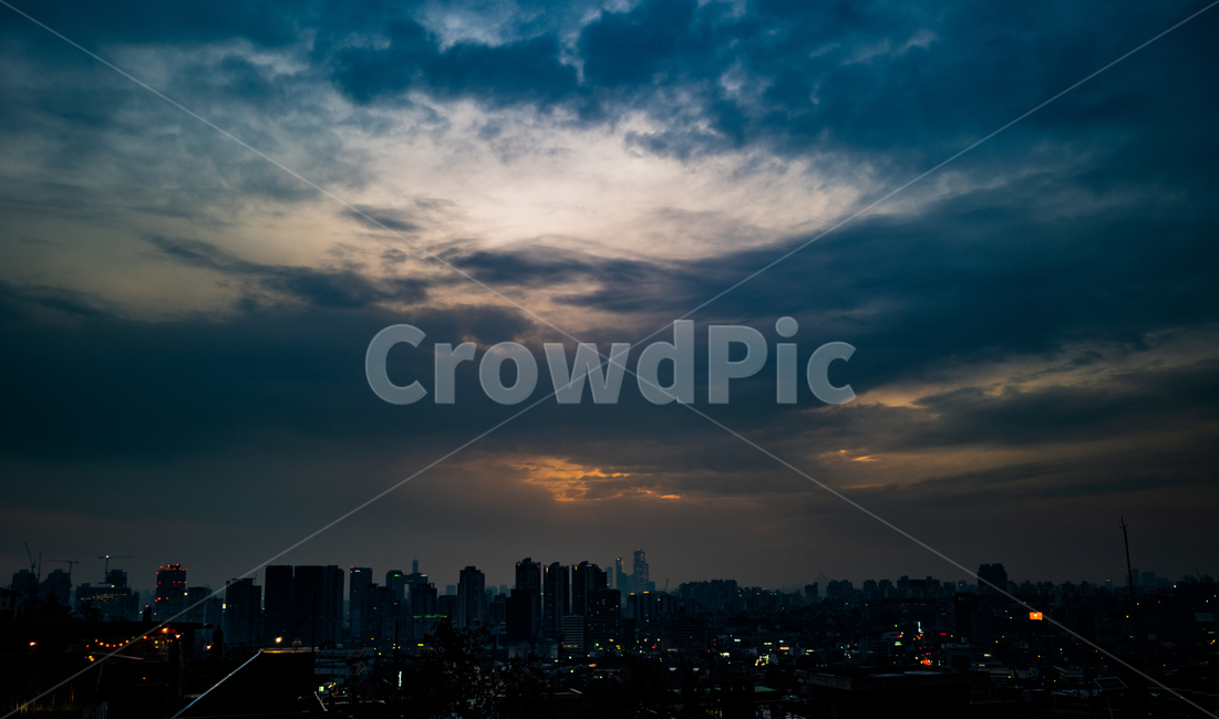 outdoors,옥외,town,도시,urban,어반,city,시티,building,건물,구름,cloud,저녁,밤,night