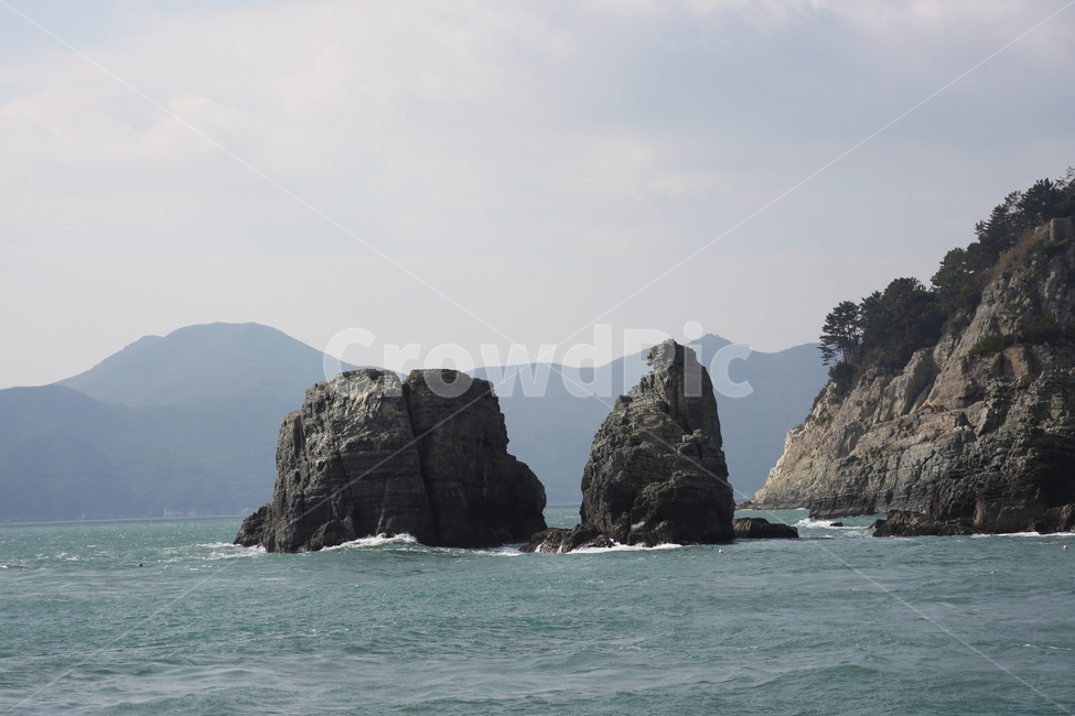 섬,바위섬,한려해상국립공원,바다,island,자연풍경,남해바다,거제해금강,자연,풍경,nature,landscape,promontory,곶,ocean,대양,water,물,outdoors,옥외,sea,shoreline,해안선,land,땅,cliff,낭떠러지,coast,연안