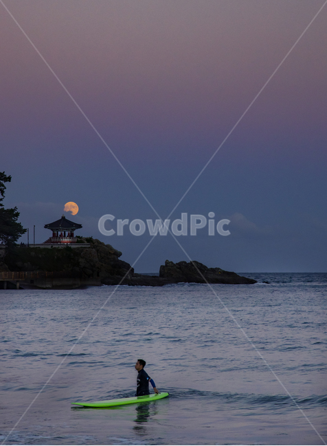 월출,보름달,바다,서핑,정자,moonrise,sea,surfing,투톤하늘,붉은달,스포츠,레저,운동,sports,leisure,exercise