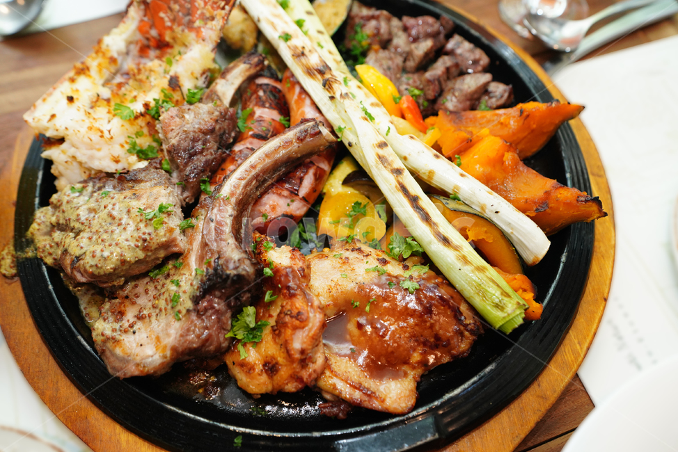 음식,먹방,스테이크,육류,파,고기,외식,식사,안주,소세지,steak,대파,먹거리,푸드,음식,식재료,요리,food,cook,meal,dishes,food reserves,육류,고기,meat,양식,서양음식,서양요리,western food,western dishes,western meal,western cook