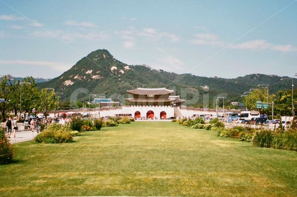 풍경,landscape,한국,korea,전통,tradition,자연,nature,하늘,sky,도시,city,산,구름,mountain,기와,랜드마크,landmark,tourist attraction,한국전통,한국문화,korean traditional,korean culture,감성,sensible,feeling,색깔,색상,색채,색감,color sense,color sensitivity,feeling of color