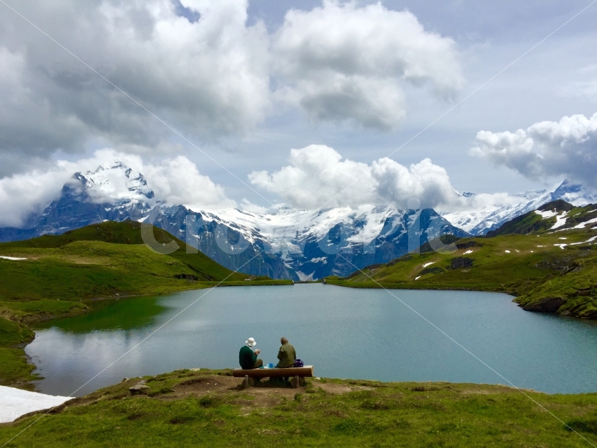호수,부부,여유로움,알프스산맥,자연,여행,트레킹,조용함,자연,풍경,nature,landscape,휴식,힐링,rest,relaxation,healing,해외,외국,세계,foreign,oversea,world,사람,인물,인간,human,person,연인,커플,사랑,lover,couple,outdoors,옥외,water,물,mountain,산,mountain range,산맥