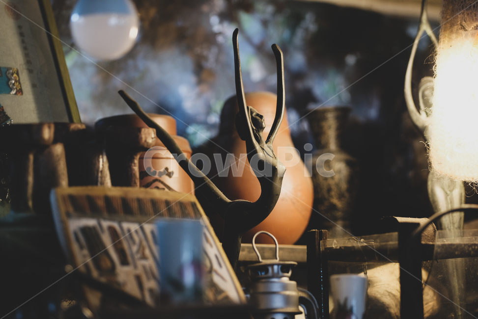 장식품,소품,골동품,동상,인테리어,조명,빈티지사진,빈티지느낌,빈티지감성,vintage,사물,물건,오브젝트,thing,object,matter