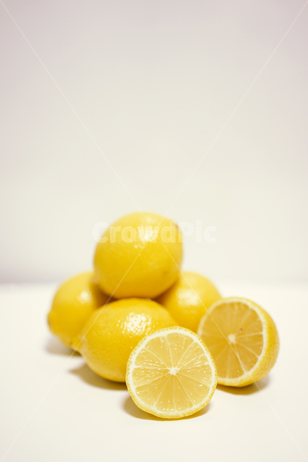 레몬,신맛,음식,과일,노랑,옐로우,yellow,lemon,음식,식재료,요리,food,cook,meal,dishes,food reserves,과일,열매,fruit