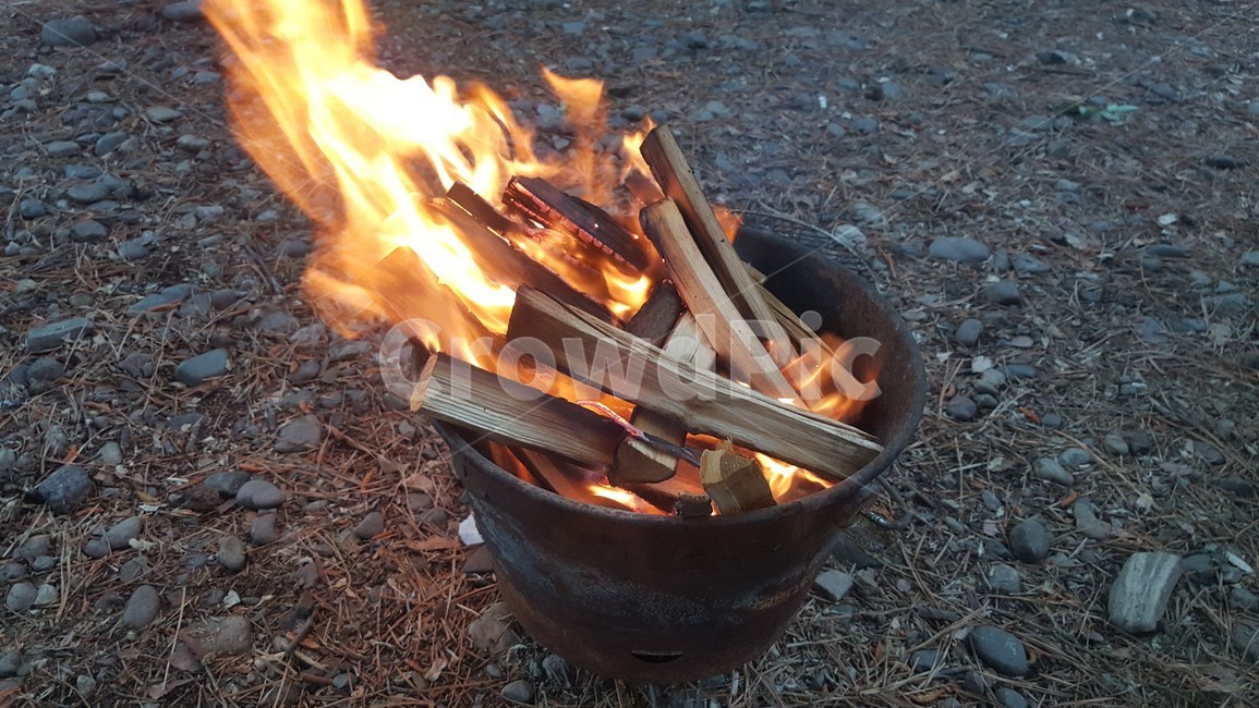 모닥불,캠프,캠핑,캠프파이어,여행,불,fire,밤,휴가,숯불,숯,불꽃,난로,열,장작불,활활타오는불,야경