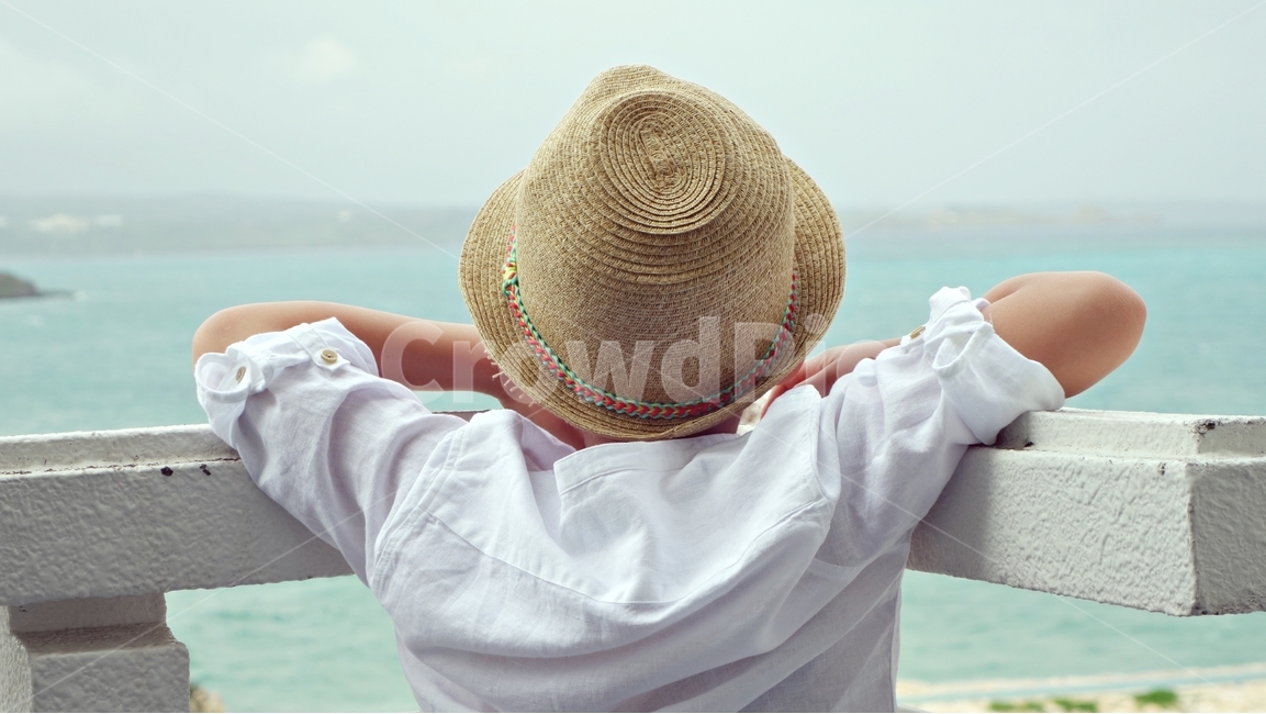 오키나와,소년,바다,뒷모습,모자,사람,인물,인간,human,person,여행,휴가,traveling,vacation,trip
