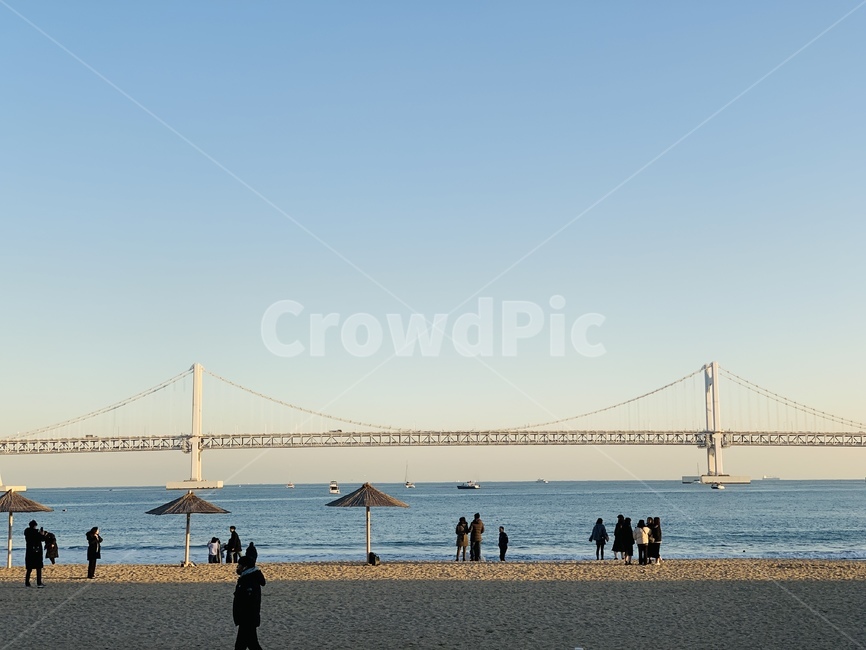 부산,광안리,바다,한국,관광명소,광안대교,광안리해수욕장,다리,감성사진,랜드마크,한국명소,한국관광지,busan,sea,korea,bridge,building,건물,landmark,beach,feeling,touristattraction,korealandmark,koreantouristattractioin,노을,sunset,하늘,sky,person,사람,human,인간,그림자,shadow