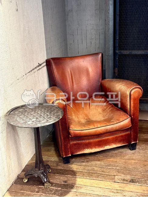 Sofa,furniture,armchair,chair,table